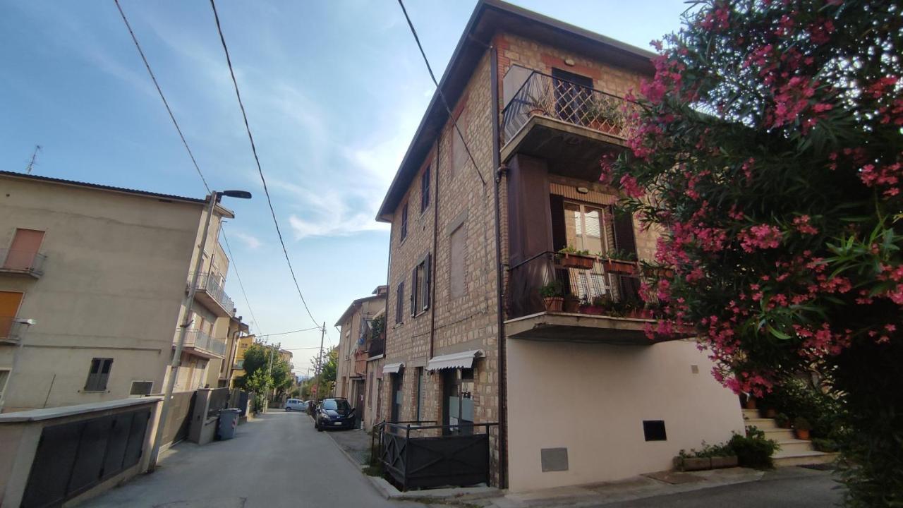 Appartamento Via Ponchielli Perúgia Exterior foto